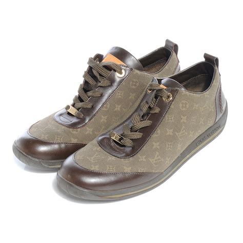 louis vuitton monogram tennis shoes.